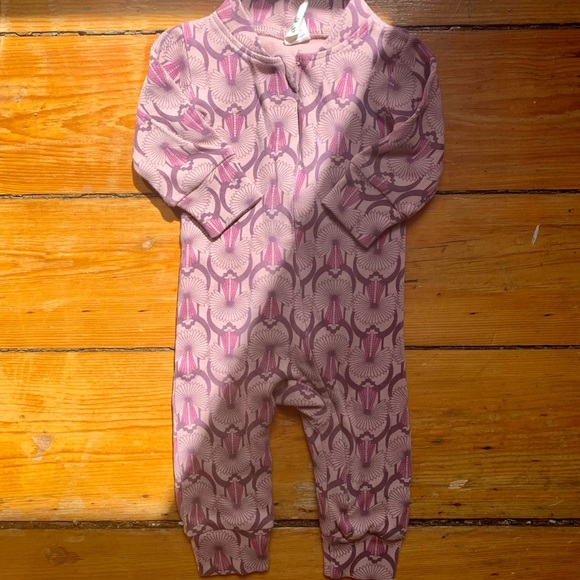 Kate Quinn Zipper Onesie - Picture 1 of 2